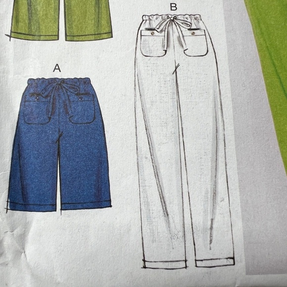 McCall's Sewing Pattern Pants Shorts Loose Fitting Pull On 6568 Sizes XS S M - Picture 2 of 4